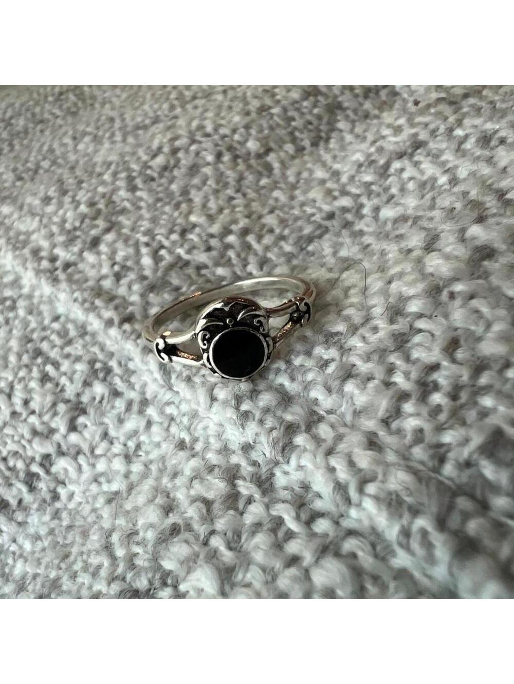 Vintage Silver black Onyx Gothic Scroll Ring